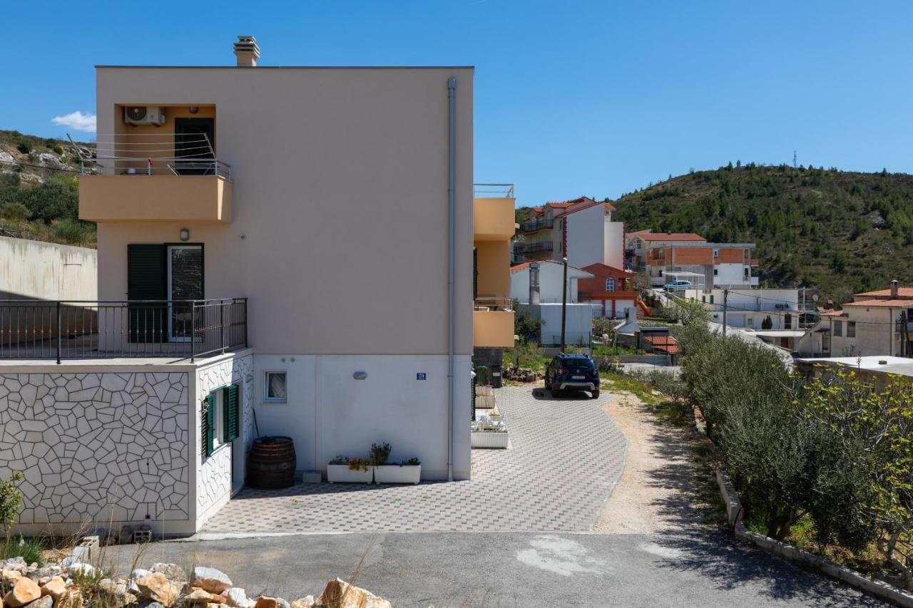 Apartments With A Parking Space Dugi Rat, Omis - 19516 Екстериор снимка